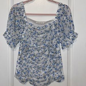 NEW! FLORAL RUCHED BLOUSE